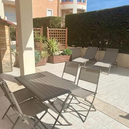 Appt 2 Pieces Port Frejus - Mega Terrasse + Garage Apartment Bagian luar foto