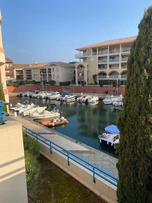 Appt 2 Pieces Port Frejus - Mega Terrasse + Garage Apartment Bagian luar foto