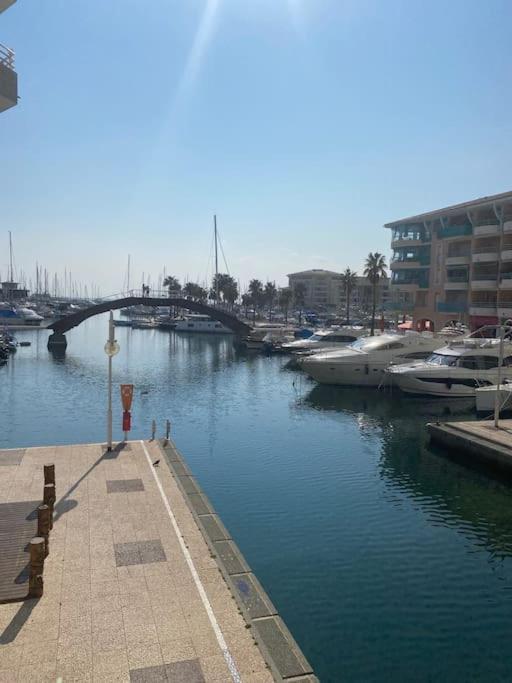 Appt 2 Pieces Port Frejus - Mega Terrasse + Garage Apartment Bagian luar foto